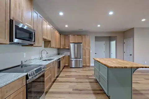 Kitchen - 472 Hogsed Dr, Hayesville, NC 28904 photo 3 of 4