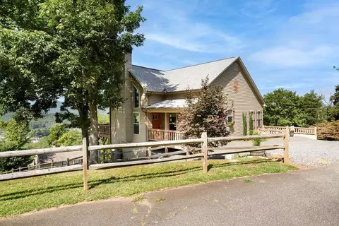 379 Chancey Dr, Hiawassee, GA 30546