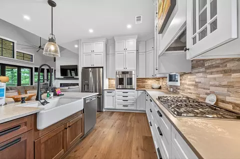 Kitchen - 658 Old Toccoa Loop, Mineral Bluff, GA 30559 photo 4 of 8
