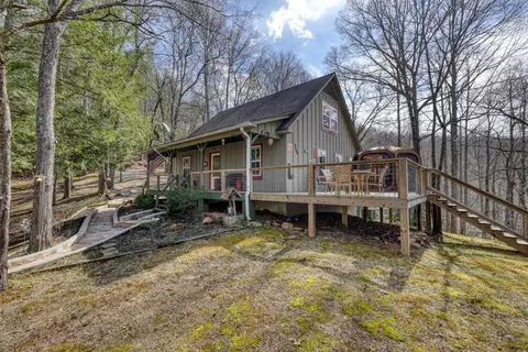 124 Cold Branch Ln, Hayesville, NC 28904
