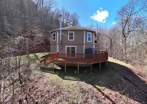 217 Beaver Pond Dr, Murphy, NC 28906