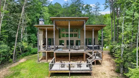 59 Overlook Dr, Blue Ridge, GA 30513