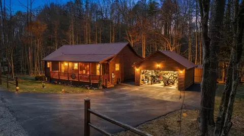 305 Woodcrest Dr, Murphy, NC 28906