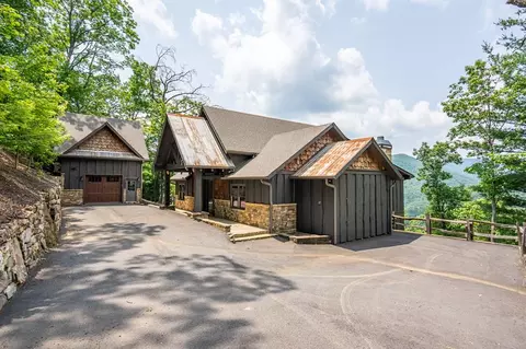 670 Brittney Dr, Blue Ridge, GA 30513
