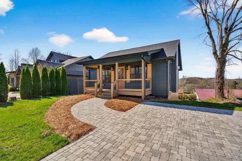 318 E Second St, Blue Ridge, GA 30513