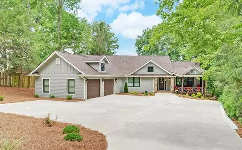 759 Beech Cove Dr, Hiawassee, GA 30546