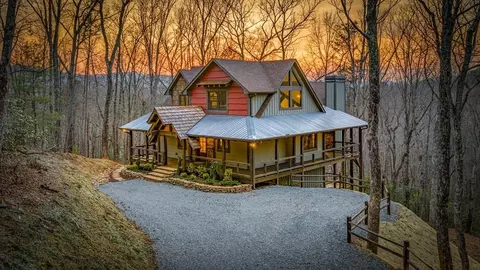 895 Price Rd, Blue Ridge, GA 30513