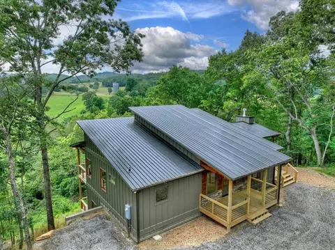 416 Windy Valley Trl, Blue Ridge, GA 30513