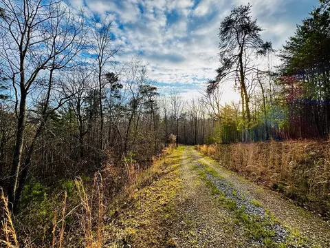 287 Lookout Valley Trl, Talking Rock, GA 30175