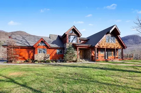 4760 Anderson Rd, Hiawassee, GA 30546