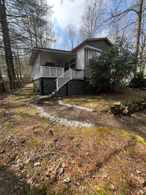 22 Leisure Woods Cir, Hiawassee, GA 30546