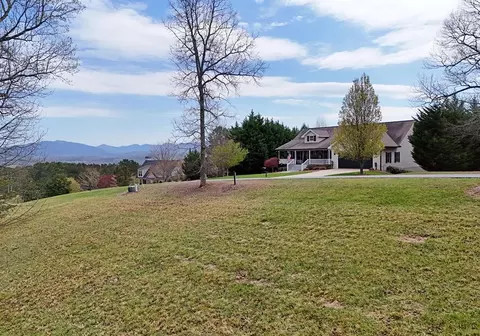 135 W Longview Dr, Blairsville, GA 30512