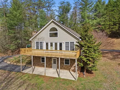 3015 Bear Ln, Hiawassee, GA 30546