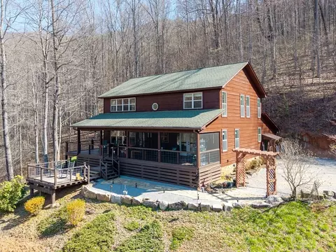 961 S Brooks Cove Rd S, Hayesville, NC 28904