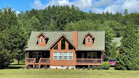 3556 River Front Ln, Hiawassee, GA 30546