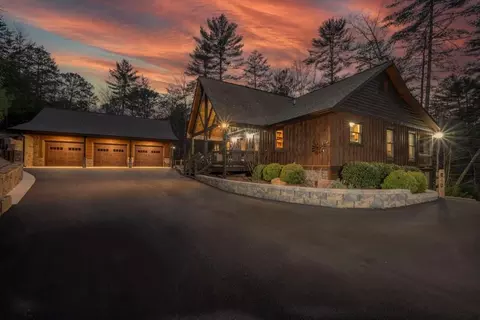 327 Hooch Holler Ln, Morganton, GA 30560