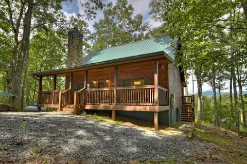 587 Candy Ln, Ellijay, GA 30540