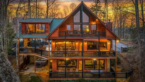 176 Katahdin Dr, Mineral Bluff, GA 30559