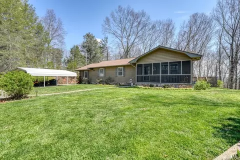 56 England Ln, Blairsville, GA 30512