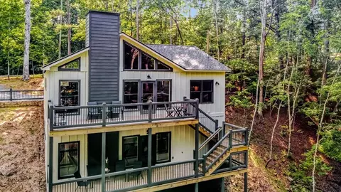 560 Eagle Mountain Dr W, Ellijay, GA 30540