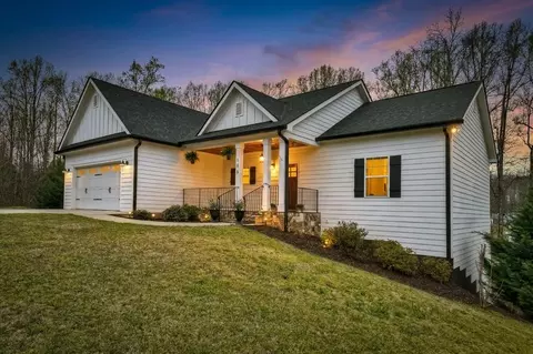 186 Meadow Cir, Ellijay, GA 30540