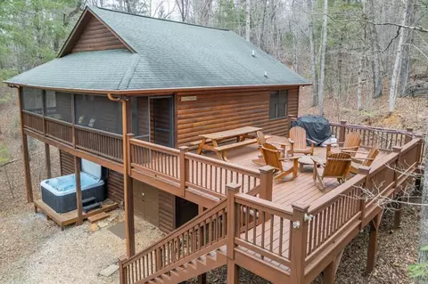 145 Fox Run Ln, Blue Ridge, GA 30513