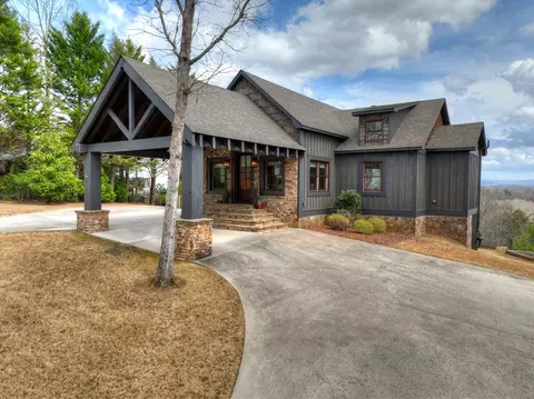 185 Logan Dr, Mineral Bluff, GA 30559