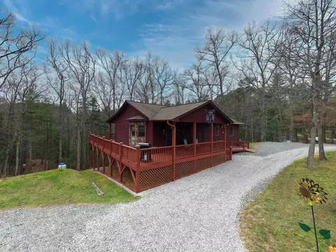 694 Hilltop Rd, Murphy, NC 28906