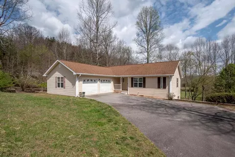 5224 Laurel Ridge Rd, Young Harris, GA 30582