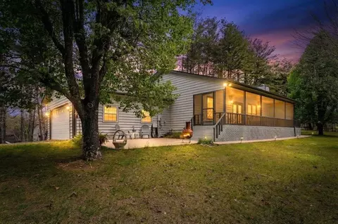 9045 Betty Jo Cir, Young Harris, GA 30582