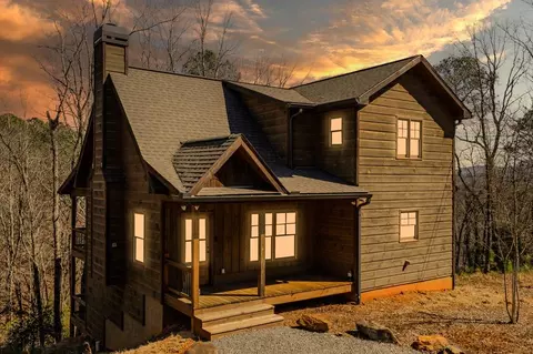 3171 Newport Dr, Ellijay, GA 30540