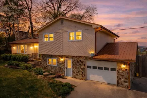 134 E Second St, Blue Ridge, GA 30513