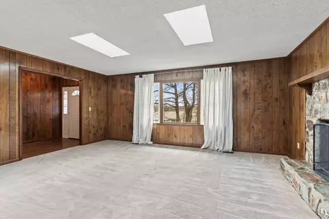 Living - 134 E Second St, Blue Ridge, GA 30513 photo 2 of 7
