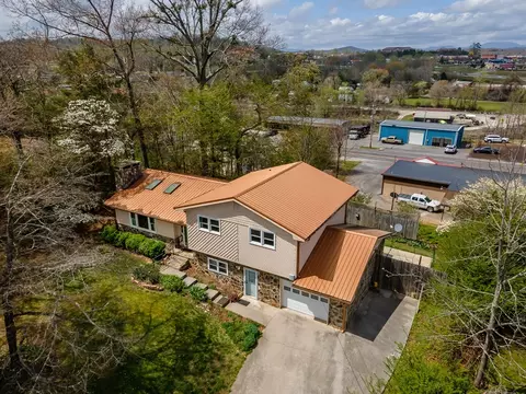 View/Area - 134 E Second St, Blue Ridge, GA 30513 photo 1 of 6