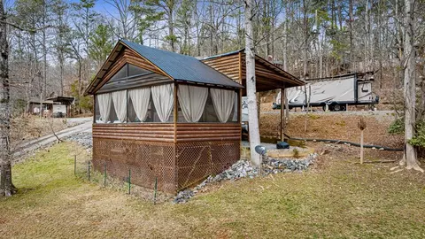 18 Second St, Ellijay, GA 30540