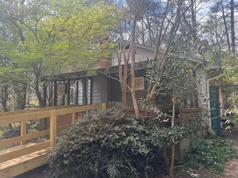 671 Greasy Creek Rd, Brasstown, NC 28902