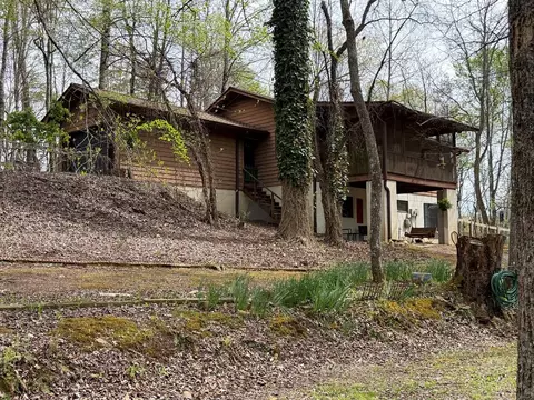 487 Wikle Rd, Hayesville, NC 28904