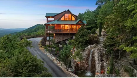 279 Rising Star Ln, Mineral Bluff, GA 30559