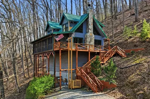 947 Skyview Dr, Ellijay, GA 30536
