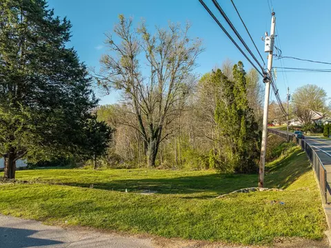 291 E Second St, Blue Ridge, GA 30513 photo 7