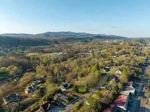 291 E Second St, Blue Ridge, GA 30513 photo 15