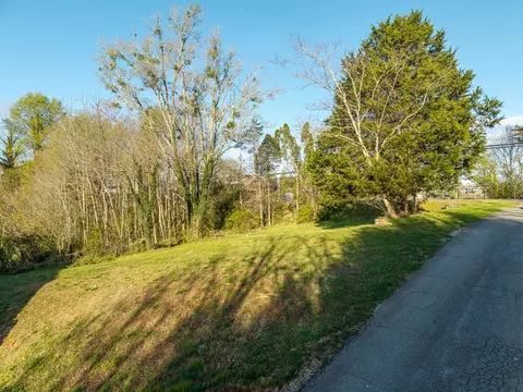 291 E Second St, Blue Ridge, GA 30513 photo 3