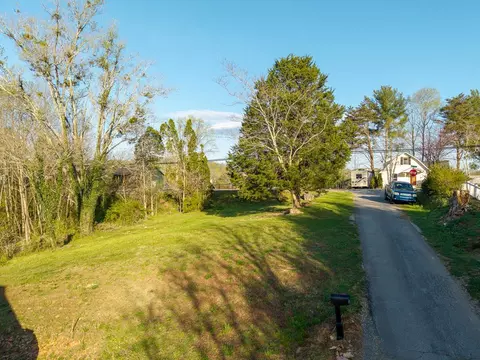 291 E Second St, Blue Ridge, GA 30513 photo 4
