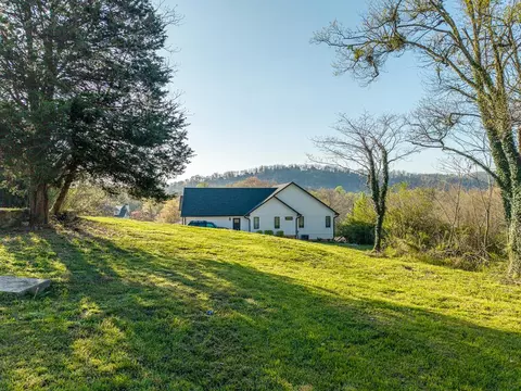 291 E Second St, Blue Ridge, GA 30513 photo 9