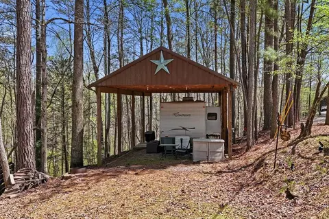 96 10th St, Ellijay, GA 30540