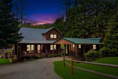 20 Edgewater Ln, Ellijay, GA 30540