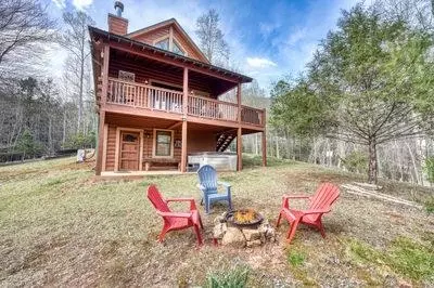 315 Hidden Branch Dr, Young Harris, GA 30582