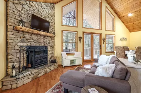 198 Dew Drop Ln, Murphy, NC 28906