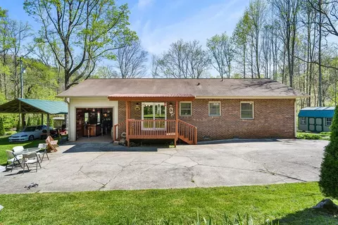 496 Jackie Cove Rd, Hayesville, NC 28904