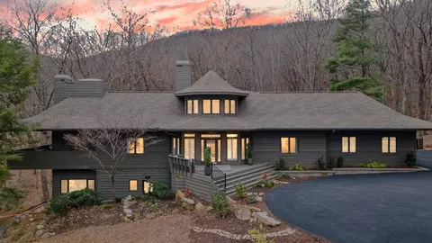 220 Wake Robin Dr, Jasper, GA 30143